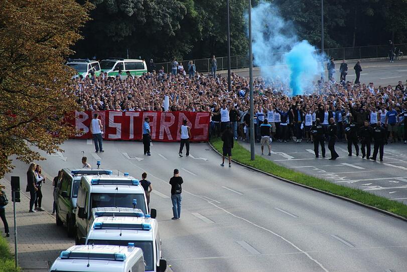 Sehen Sie hier weitere Bilder vor dem Amateurderby.
