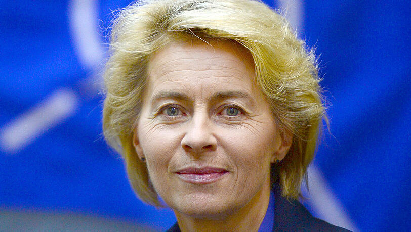 Nach Problemen mit der Aufklärung von Missbrauchsfällen bei der Bundeswehr hat Ursula von der Leyen Generalmajor Walter Spindler abgesetzt. Nach Problemen mit der Aufklärung von Missbrauchsfällen bei der Bundeswehr hat Ursula von der Leyen Generalmajor Walter Spindler abgesetzt.