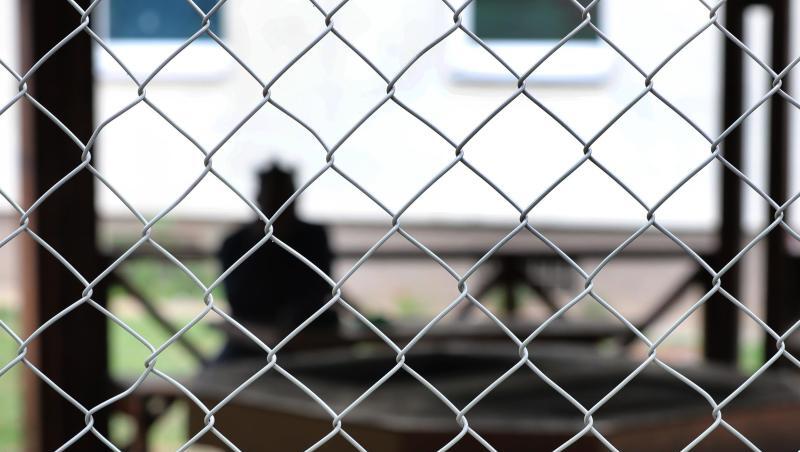 Asylsuchender im Ankerzentrum Schweinfurt. Der Bund will weniger zu den Ausgaben für Unterkunft, Verpflegung und Integrationsmaßnahmen beitragen. Asylsuchender im Ankerzentrum Schweinfurt. Der Bund will weniger zu den Ausgaben für Unterkunft, Verpflegung und Integrationsmaßnahmen beitragen.