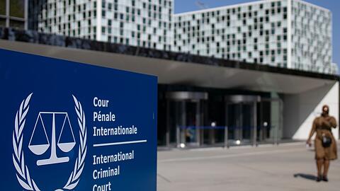 "Das Recht ist nicht machtlos", sagt der Chefankläger des Internationalen Strafgerichtshofs angesichts der Kriegsverbrechen in der Ukraine.
