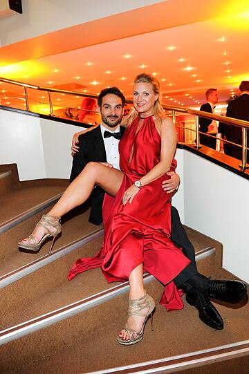 Er hat sie fest im Arm: Magdalena Brzeska und ihr neuer Partner Roland