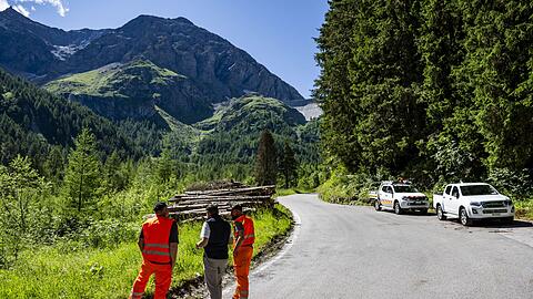 Die Zugangsstraße zur Staumauer ist gesperrt.