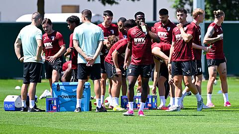 Der FC Augsburg rüstet sich für die neue Saison in der Bundesliga. Der FC Augsburg rüstet sich für die neue Saison in der Bundesliga.