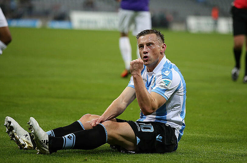 IVICA OLIC: NOTE 1 - Kaum hält das Knie, wieder von Beginn an dabei. Und Vollgas. Zwei Strafstöße herausgeholt, Traum-Vorlage für Aycicek &ndash; viel mehr geht nicht.
