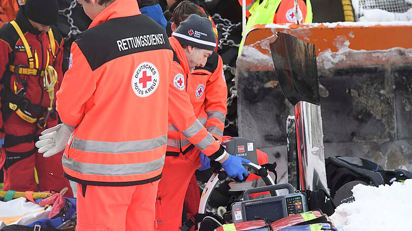 Dramatische Rettungsaktion nach einem Unfall auf der Bundesstraße 307 bei Fall-Vorderriß.