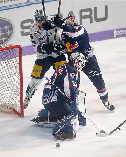 Am Freitag steigt das sechste Duell Eisbären-EHC.