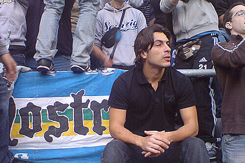 Zurück bei seiner großen Liebe, dem TSV 1860: Allerdings ist Ex-Löwe Rodrigo Costa nur als Fan vor Ort.
