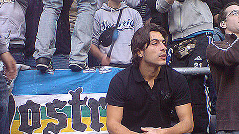 Zurück bei seiner großen Liebe, dem TSV 1860: Allerdings ist Ex-Löwe Rodrigo Costa nur als Fan vor Ort.