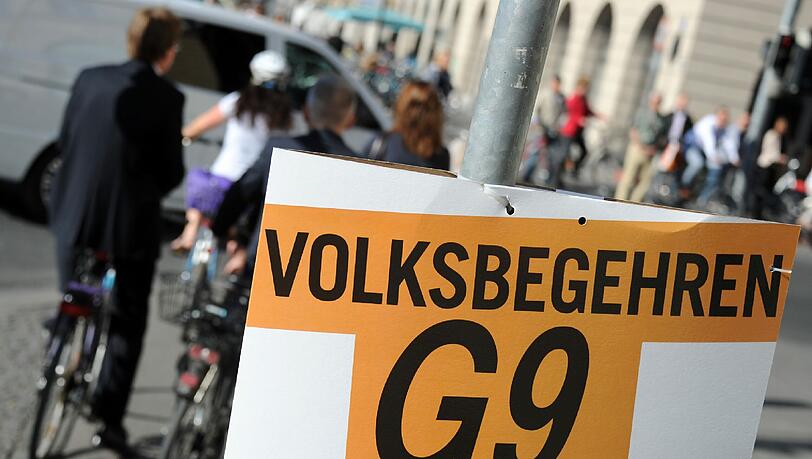 Das Volksbegehren der Freien Wähler zur Wahlfreiheit zwischen acht- und neunjährigem Gymnasium stößt zum Auftakt auf geringes Interesse. Das Volksbegehren der Freien Wähler zur Wahlfreiheit zwischen acht- und neunjährigem Gymnasium stößt zum Auftakt auf geringes Interesse.