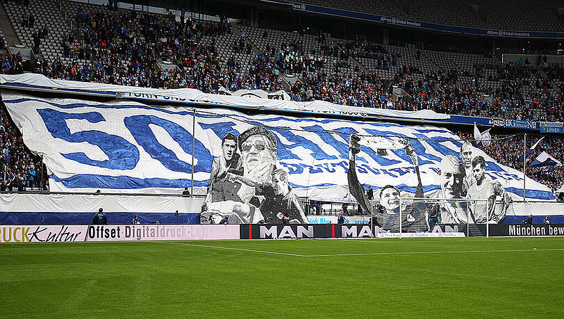 50 Jahre Meisterschaft: Die Fans des TSV 1860 gedachten beim Heimpiel gegen Eintracht Braunschweig der Meisterschaft 1966. 50 Jahre Meisterschaft: Die Fans des TSV 1860 gedachten beim Heimpiel gegen Eintracht Braunschweig der Meisterschaft 1966.