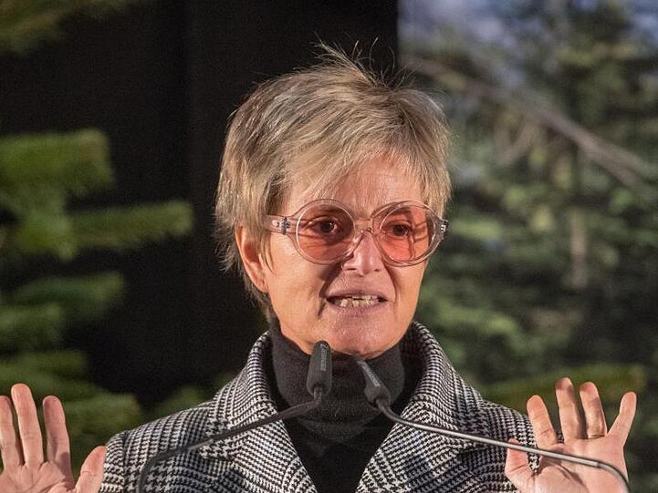 Gloria Fürstin von Thurn und Taxis spricht während einer Veranstaltung. Foto: Armin Weigel/Archiv