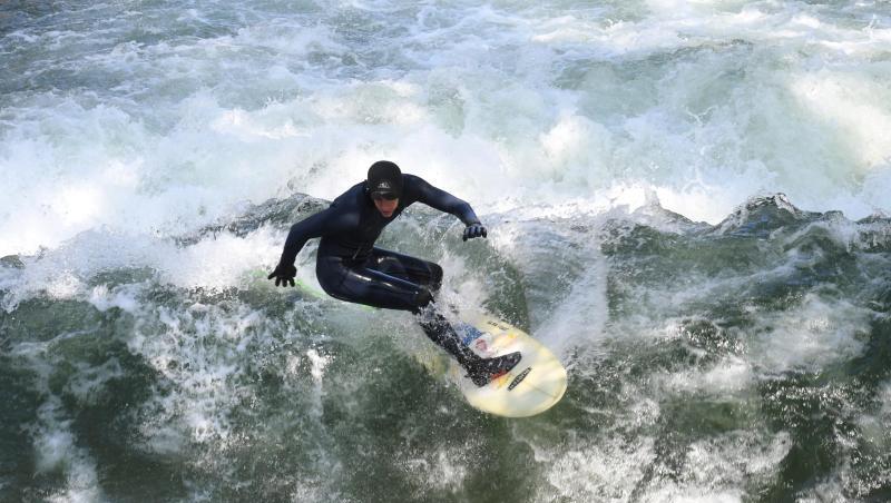 Eine neue Surfwelle wie die Eisbachwelle wird es in München wohl so schnell nicht geben. (Archivbild)