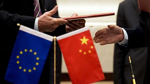 Annäherung nach Jahren des Streits? China hebt nach Angaben des Europäischen Parlaments Sanktionen auf. (Symbolbild)