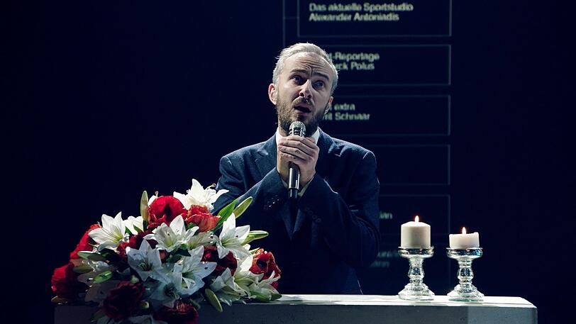 Jan Böhmermann 2019 in der letzten Show des „Neo Magazin Royale“, ehe die Sendung ais „ZDF Magazin Royale“ ins Hauptprogramm wechselte.