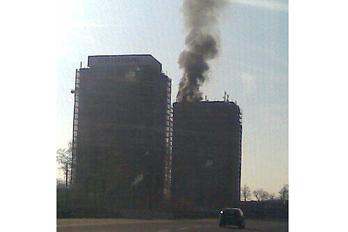 Die Rauchsäule über den Grundig-Türmen war weit zu sehen.