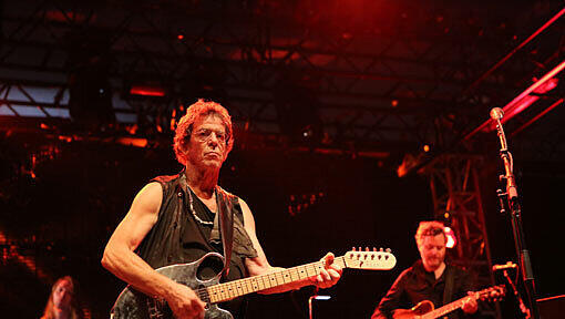 Lou Reed gestern auf dem Tollwood. Das Konzert wurde wegen des EM-Finales extra vorverlegt. Lou Reed gestern auf dem Tollwood. Das Konzert wurde wegen des EM-Finales extra vorverlegt.