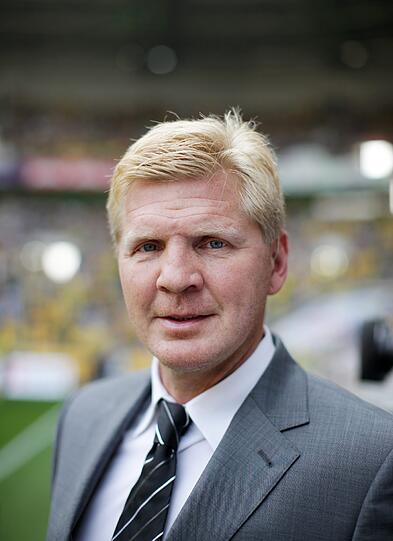 Heute arbeitet Effenberg als Experte im Bezahlfernsehen. Doch das ist ihm wohl nicht genug: Er plant einen Machtwechsel bei seinem krisengeschüttelten Heimatverein Borussia Mönchengladbach - mit ihm als Sportdirektor.