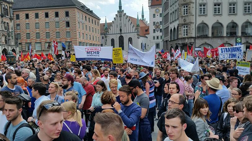 Riesen-Auflauf bei der "noPAG"-Demo in München. Klicken Sie sich durch die Bilder.