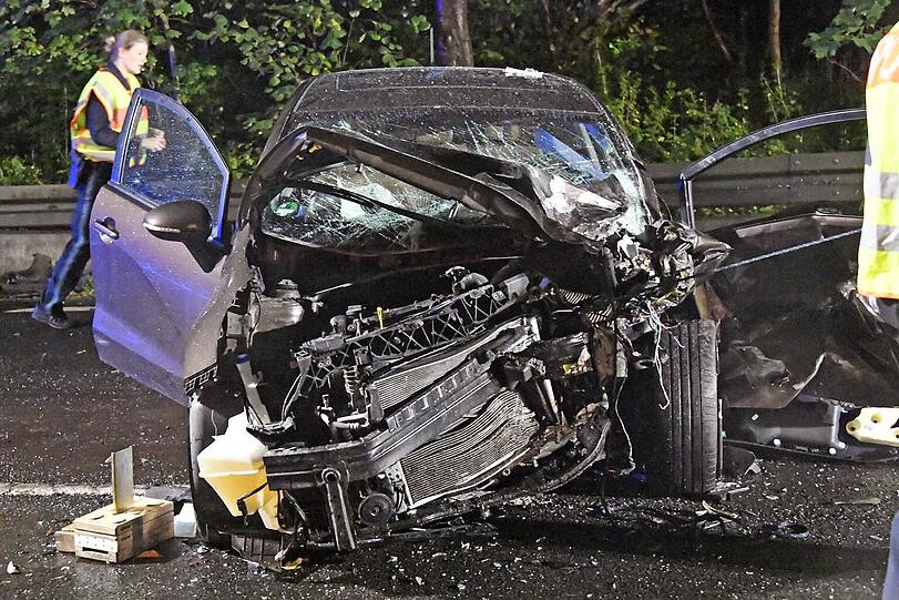 Die Bilder von der Unfallstelle auf der B13.