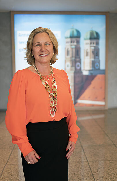 Die Vorstandsvorsitzende Sandra Bindler leitet die Münchner Bank eG seit 2014. Die Vorstandsvorsitzende Sandra Bindler leitet die Münchner Bank eG seit 2014.