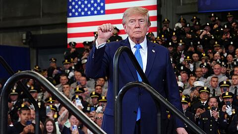 Trump will Straße von Hormus zu US-Gebiet machen. Trump will Straße von Hormus zu US-Gebiet machen.