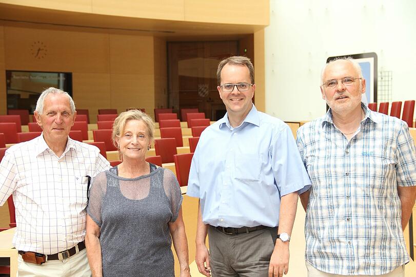 Wilhelm Zenk und Gerte und Josef Eckmann folgten der Einladung des SPD-Abgeordneten Markus Rinderspacher (2. v. r.).