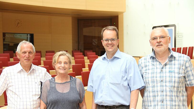 Wilhelm Zenk und Gerte und Josef Eckmann folgten der Einladung des SPD-Abgeordneten Markus Rinderspacher (2. v. r.). Wilhelm Zenk und Gerte und Josef Eckmann folgten der Einladung des SPD-Abgeordneten Markus Rinderspacher (2. v. r.).