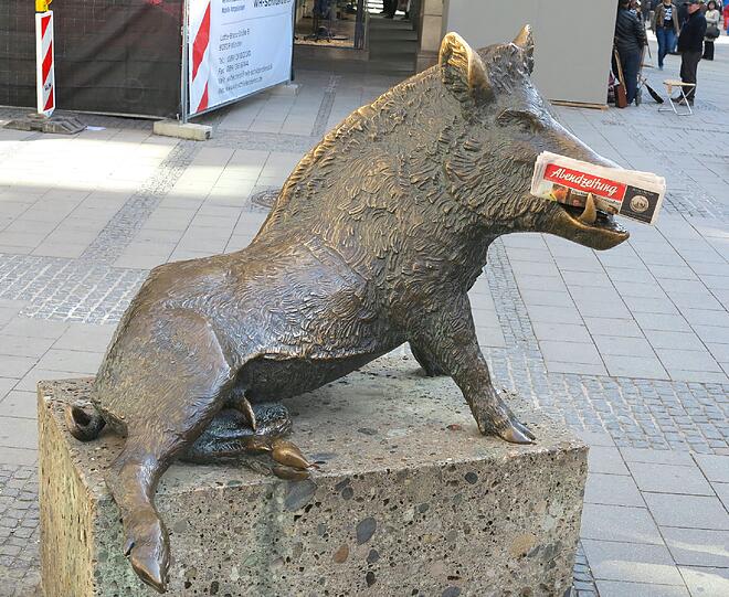 Der Eber vom Jagdmuseum! Brav.
