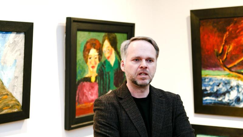 Christian Ring, Direktor der Nolde-Stiftung, im Bildersaal des ehemaligen Wohnhauses von Emil Nolde. Christian Ring, Direktor der Nolde-Stiftung, im Bildersaal des ehemaligen Wohnhauses von Emil Nolde.