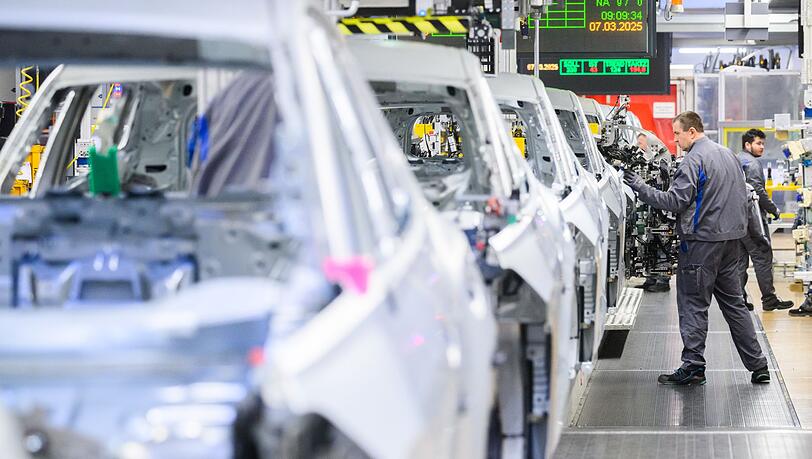 VW-Produktion in Wolfsburg: VW will bis 2030 deutschlandweit jede vierte Stelle streichen. (Archivfoto)