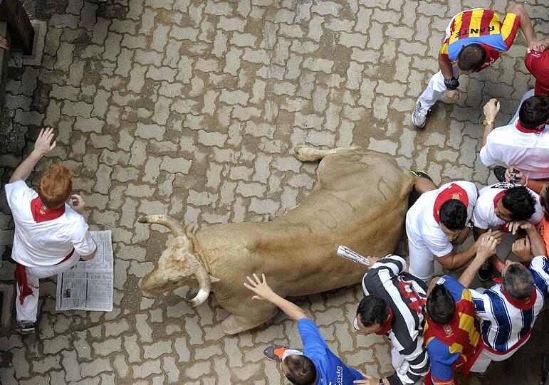 Stierhatz brutal: Aktuelle Bilder aus Pamplona.