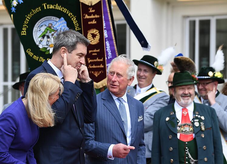 Der britische Thronfolge Charles wurde von den Gebirgsschützen willkommen geheißen.
