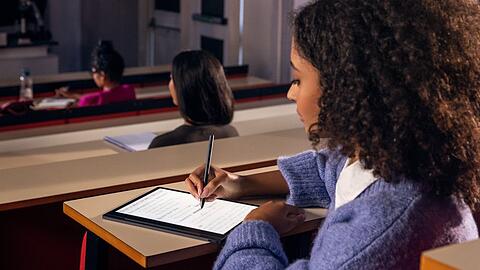 Das Smart Paper von Lenovo dient vor allem als digitales Notizbuch und E-Book-Reader.