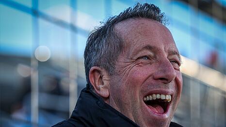 1860-Trainer Markus Kauczinski.