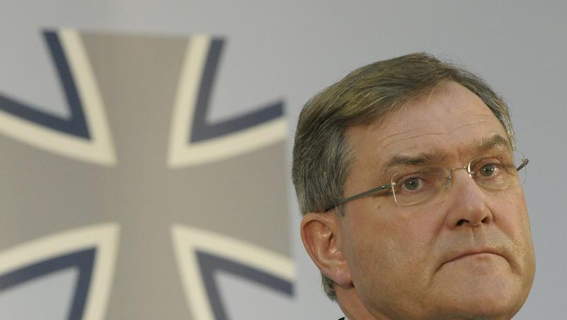 Unter Beschuss: Verteidigungsminister Franz Josef Jung Unter Beschuss: Verteidigungsminister Franz Josef Jung