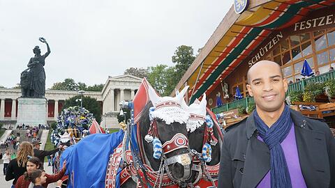 Kevin John Edusei, der neue Chefdirgent der Münchner Symphoniker, auf der Wiesn.