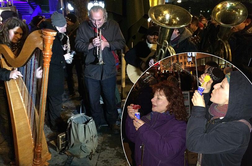 "Wir blasen Bagida den Marsch!" Unter diesem Motto wird am Goetheplatz für ein buntes, tolerantes München demonstriert - mit Musik.