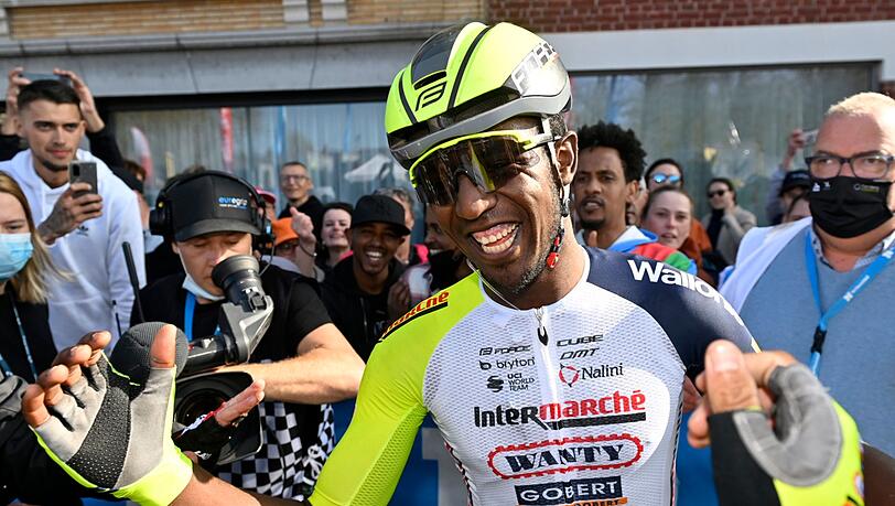 Radprofi Biniam Girmay hat überraschend den Klassiker Gent-Wevelgem gewonnen.