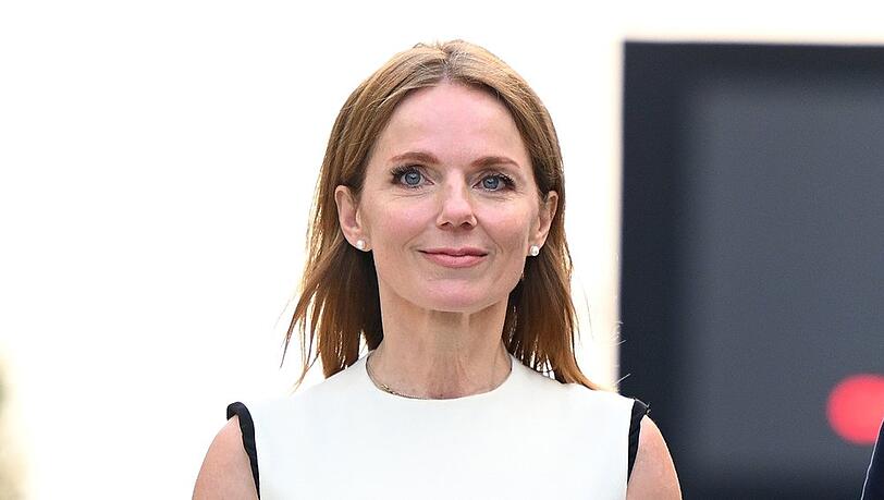 "Ich bin's, Geri Halliwell", sagt Geri Horner in dem Clip. "Ich bin's, Geri Halliwell", sagt Geri Horner in dem Clip.