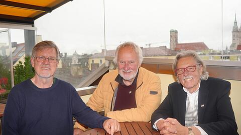 Auf ihrer Webseite "M&uuml;nchner Zeitenspr&uuml;nge" sammeln sie historische Fakten &uuml;ber M&uuml;nchen: Gerhard Willhalm, Roland Krack und Rudi Hartbrunner (v.l.).
