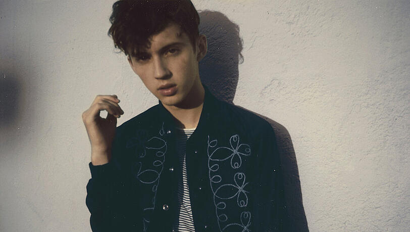 Troye Sivan hat sich mit 18 Jahren öffentlich geoutet Troye Sivan hat sich mit 18 Jahren öffentlich geoutet