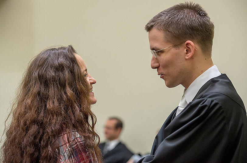 Beate Zschäpe mit ihrem vierten Anwalt, Mathias Grasel.