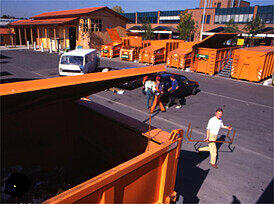 Orange ist die FArbe der AWM.