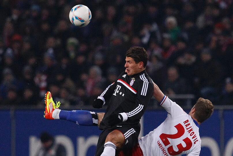 MARIO GOMEZ: Setzte sich in der 20. kraftvoll durch, semmelte den Ball dann aber übers Tor. Es blieb seine einzige Chance. Bei Olic' Tor nutzt Müller ihn als menschliche Bande. Rieb sich ansonsten richtig auf im Strafraum, bekam aber einfach viel zu wenige Bälle. Ausreichend, weil engagiert. Note 4