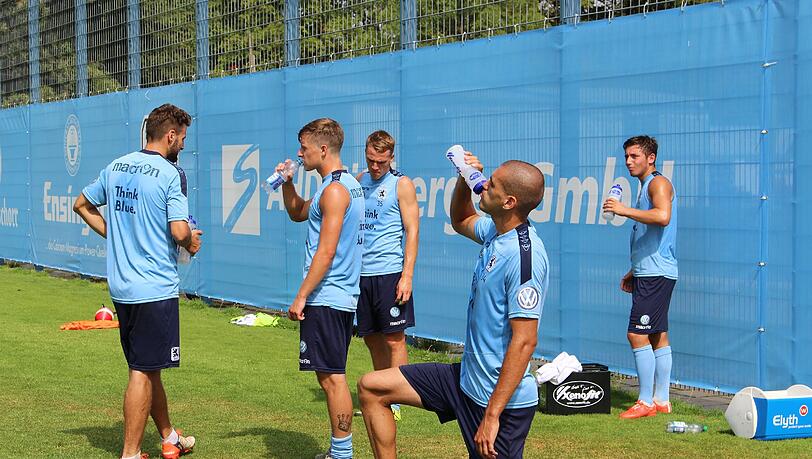 Schrecksekunde für Degenek beim Training am Freitag. Hier die Bilder vom Vormittagstraining.
