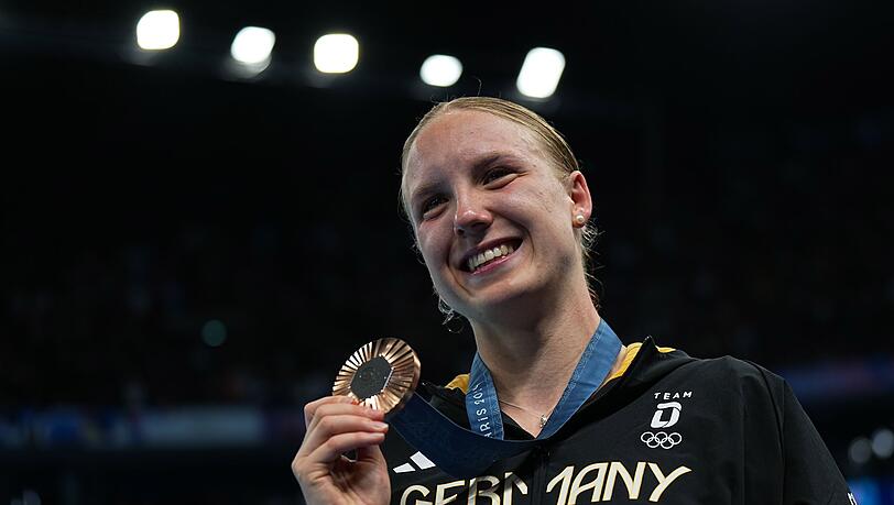 Isabel Gose strahlt über ihre ersehnte Olympia-Medaille.