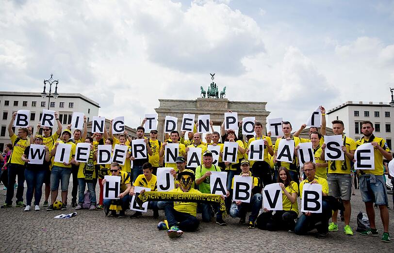 Vor dem DFB-Pokalfinale ist die Berliner Innenstadt von Dortmund und Bayern-Fans belagert. Die Bilder!