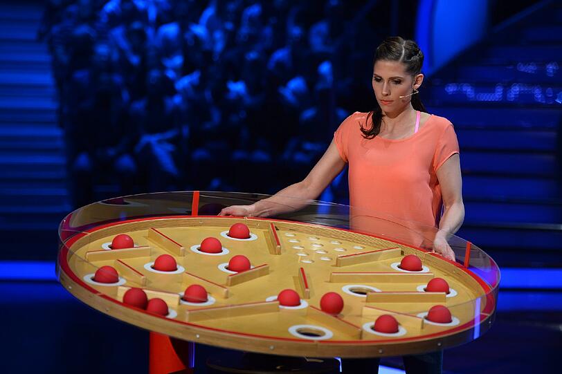Maria (27) hat es geschafft und als erste Frau bei "Schlag den Raab" gewonnen. Die Bilder von der Show.