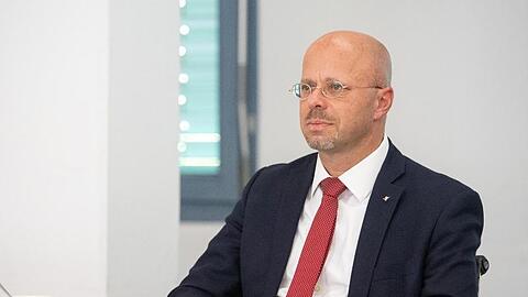 Die brandenburgische AfD-Landtagsfraktion berät über die politische Zukunft von Andreas Kalbitz.