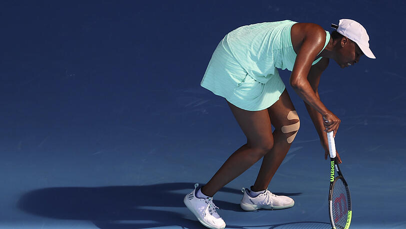 Auch für Venus Williams (r.) ist bereits Schluss. Auch für Venus Williams (r.) ist bereits Schluss.